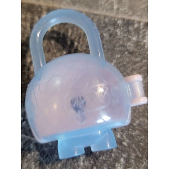 Lock Stars pink heart eyes toy figure - Picture 3 of 3